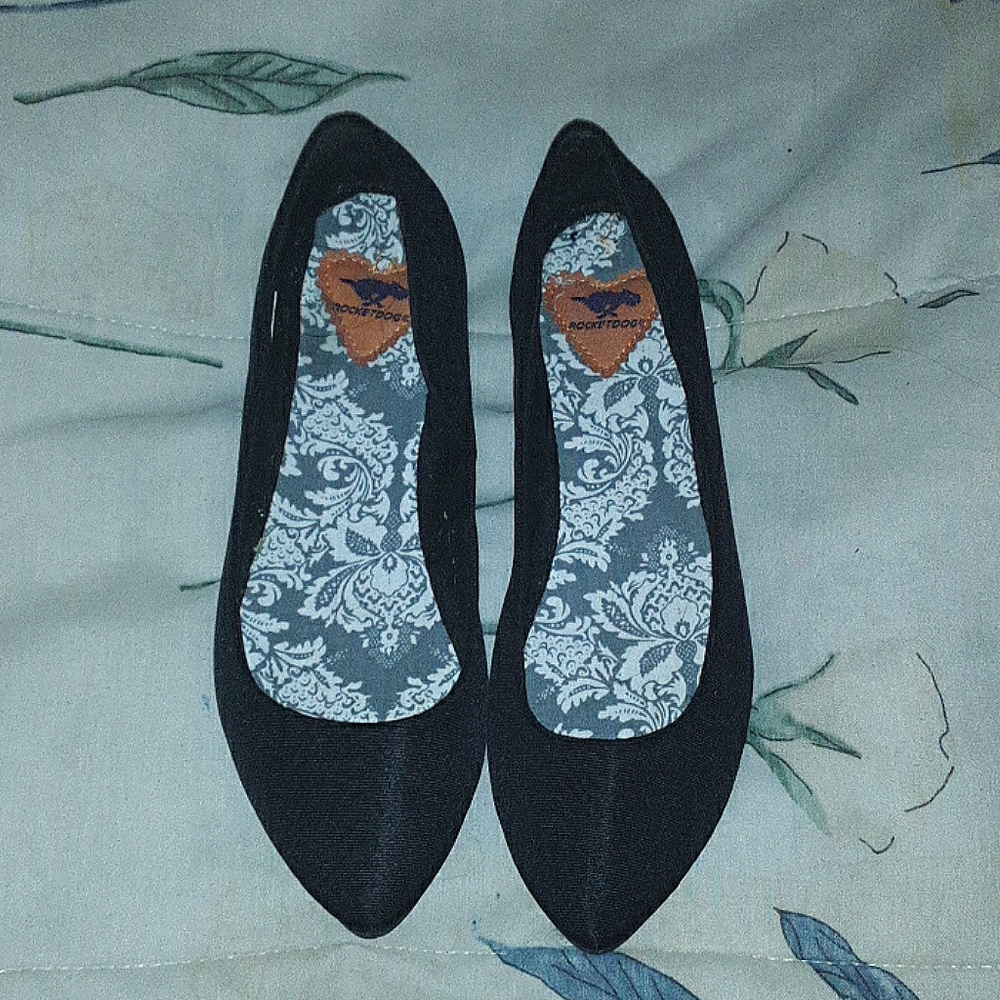Black Pointed toe Flats